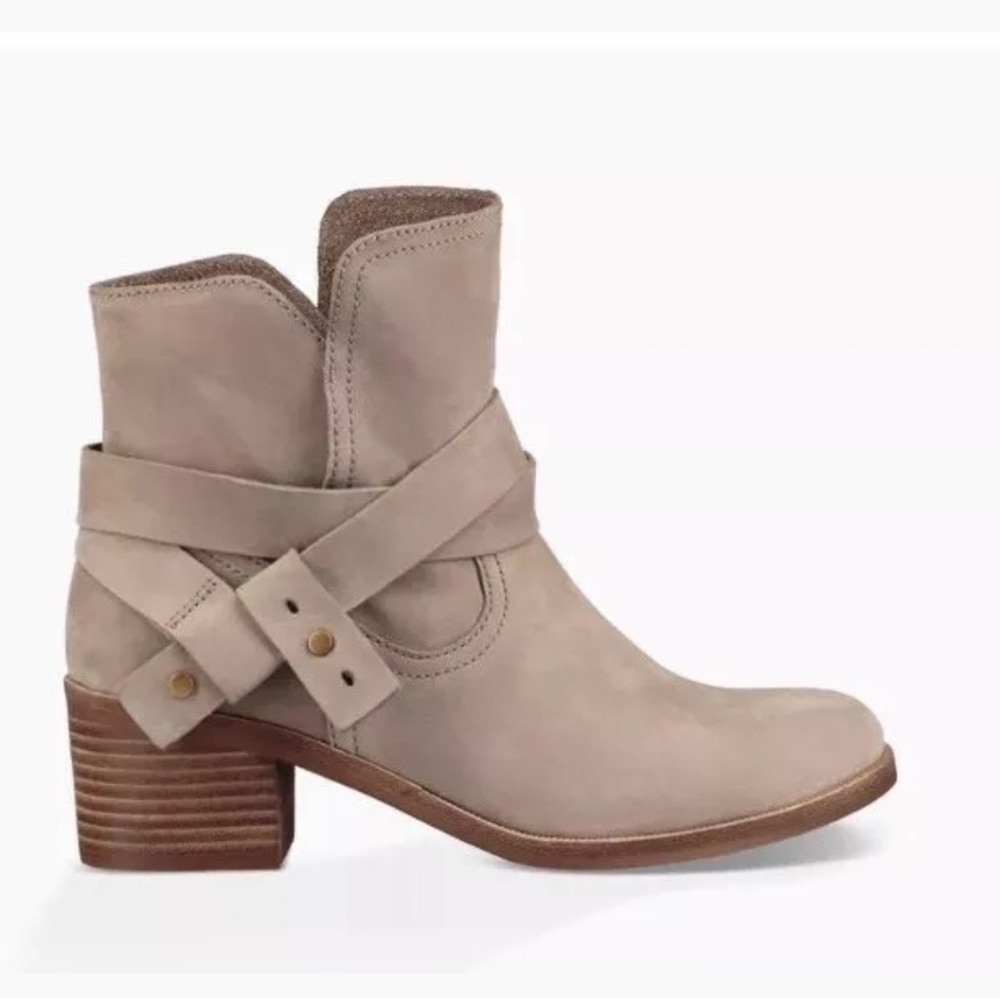 UGG ANKLE BOOT